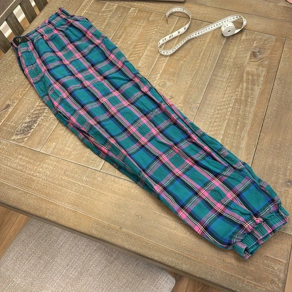 Victoria’s Secret plaid short sleeve pajamas - Picture 14 of 16